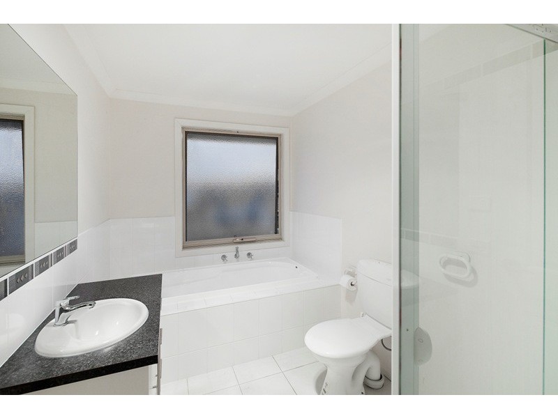 2/136 Emily Drive, Narre Warren VIC 3805