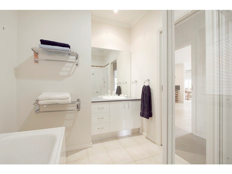 46 Wintersun Road, Berwick VIC 3806