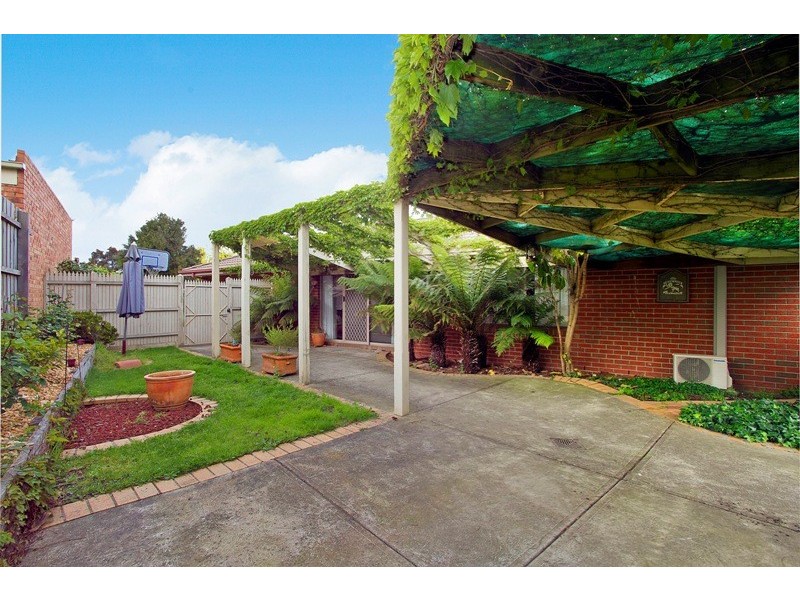 2 Lana Place, Narre Warren VIC 3805
