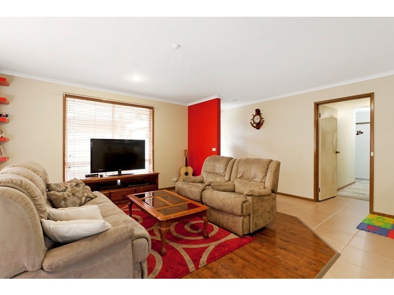 1/26 Leopold Crescent, Hampton Park VIC 3976