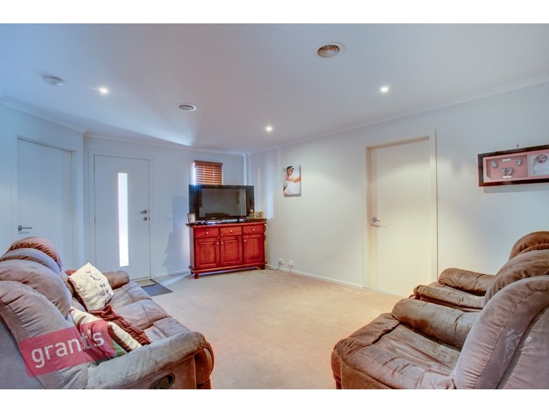 10 Natanya Drive, Pakenham VIC 3810