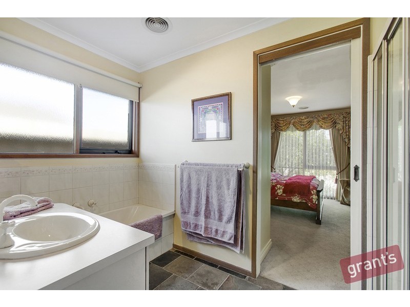 44 Coolong Avenue, Berwick VIC 3806