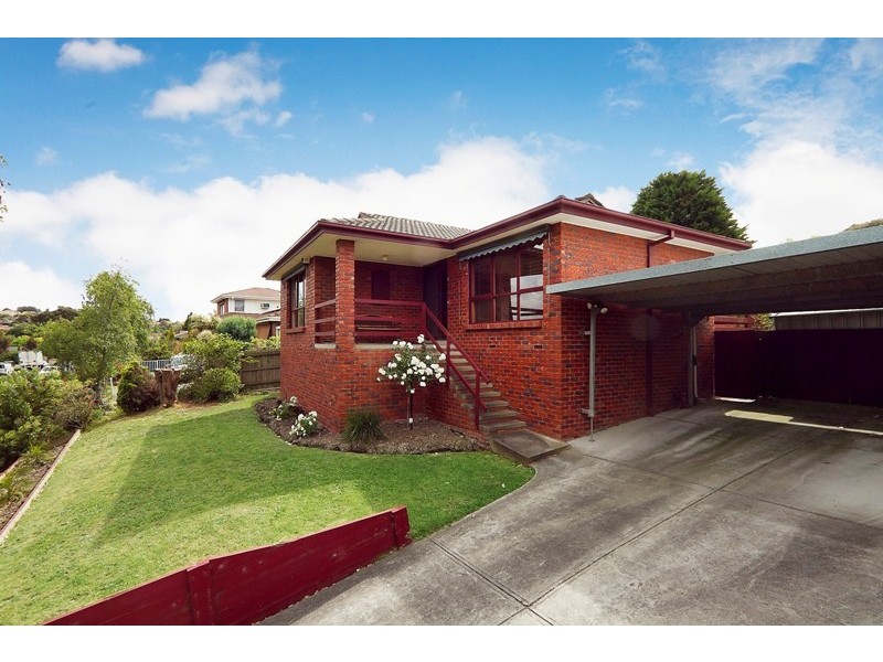 18 Sydney Parkinson Avenue, Endeavour Hills VIC 3802