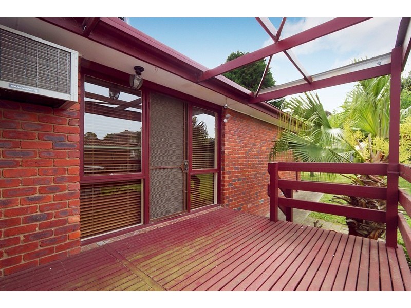 18 Sydney Parkinson Avenue, Endeavour Hills VIC 3802