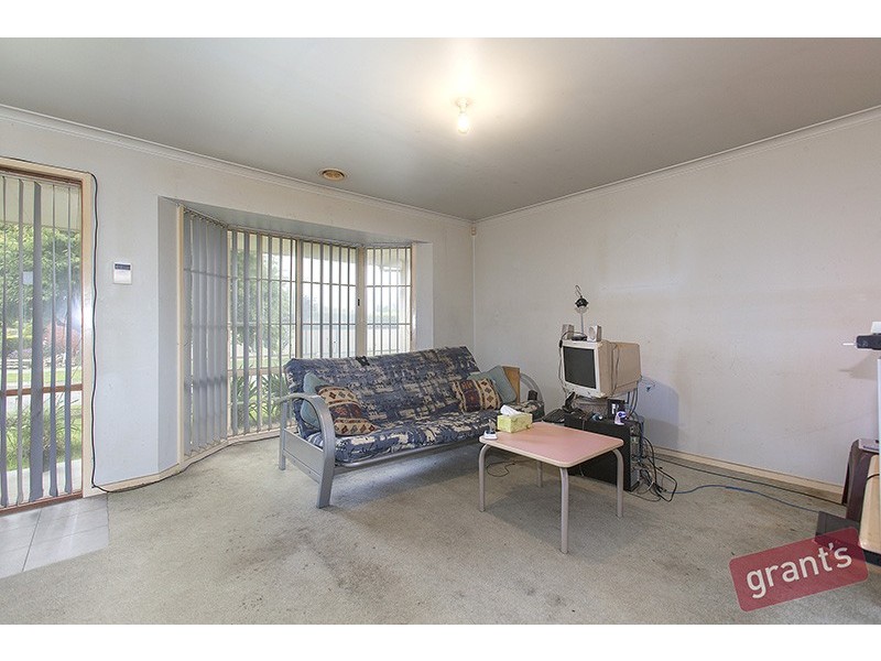 25 Glencairn Ave, Hallam VIC 3803