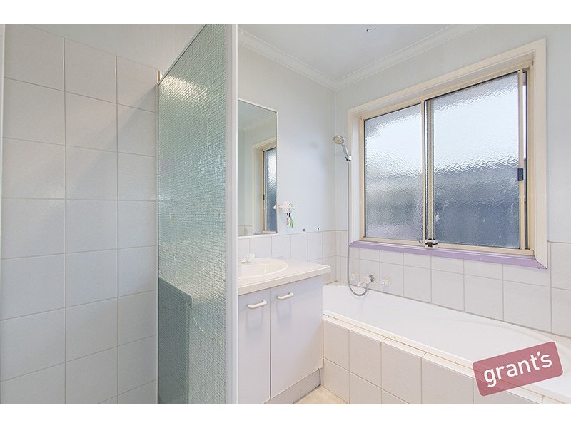 25 Glencairn Ave, Hallam VIC 3803