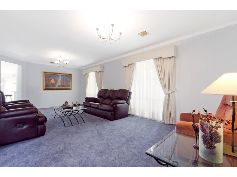 16 Arrino Crescent, Hallam VIC 3803