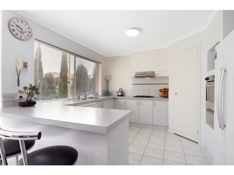 16 Arrino Crescent, Hallam VIC 3803