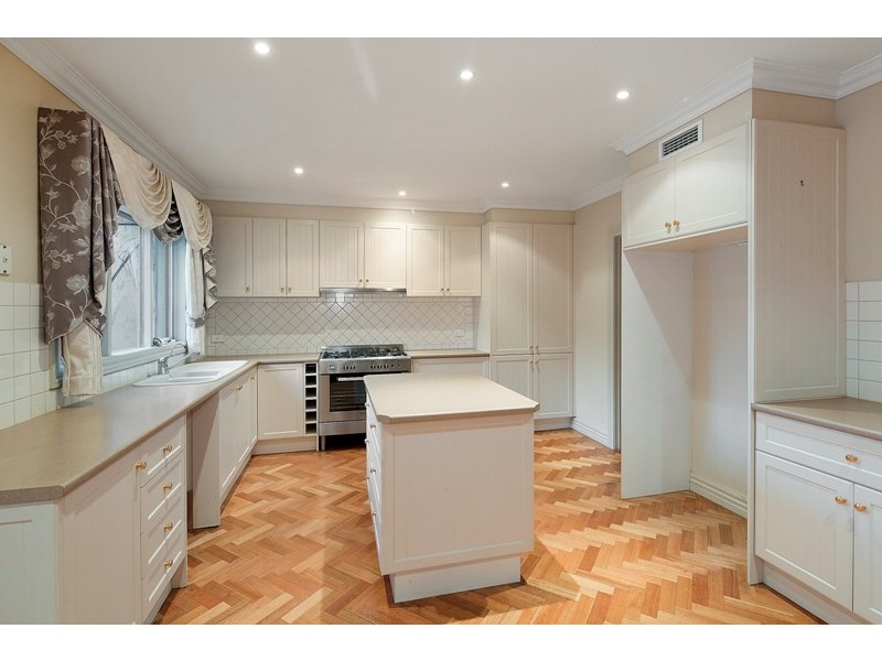 120 Berwick Springs Promenade, Narre Warren South VIC 3805