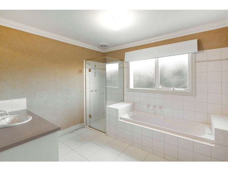 120 Berwick Springs Promenade, Narre Warren South VIC 3805