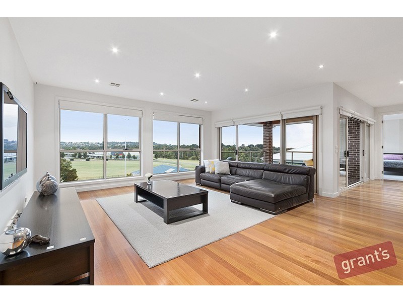 16 Cherry Tree Lane, Narre Warren VIC 3805