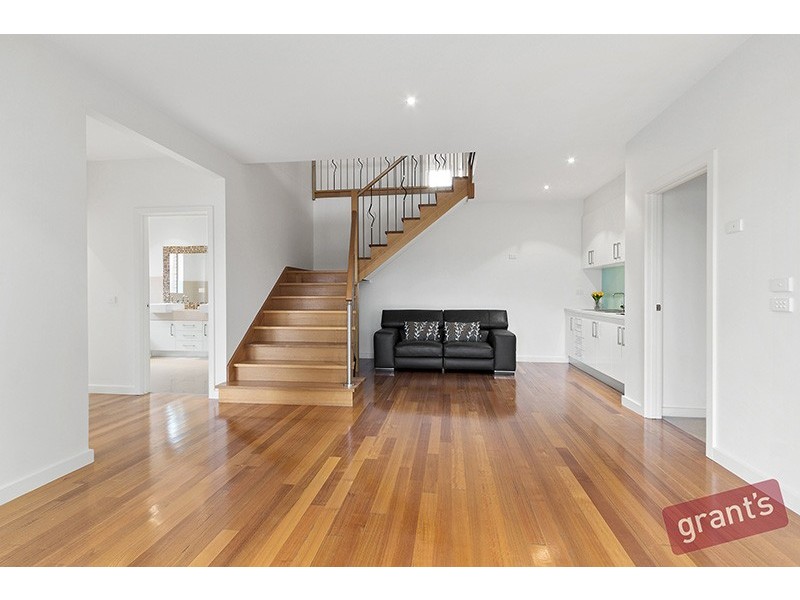 16 Cherry Tree Lane, Narre Warren VIC 3805