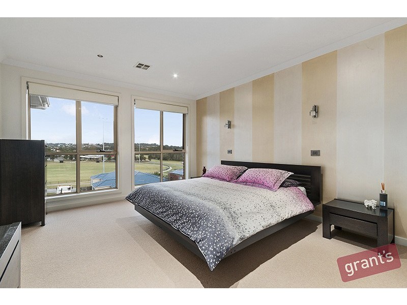 16 Cherry Tree Lane, Narre Warren VIC 3805