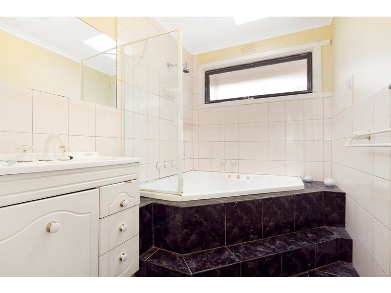 32 Carlisle Road, Hallam VIC 3803