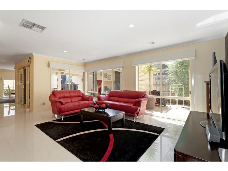 4 Ernest Crescent, Narre Warren South VIC 3805