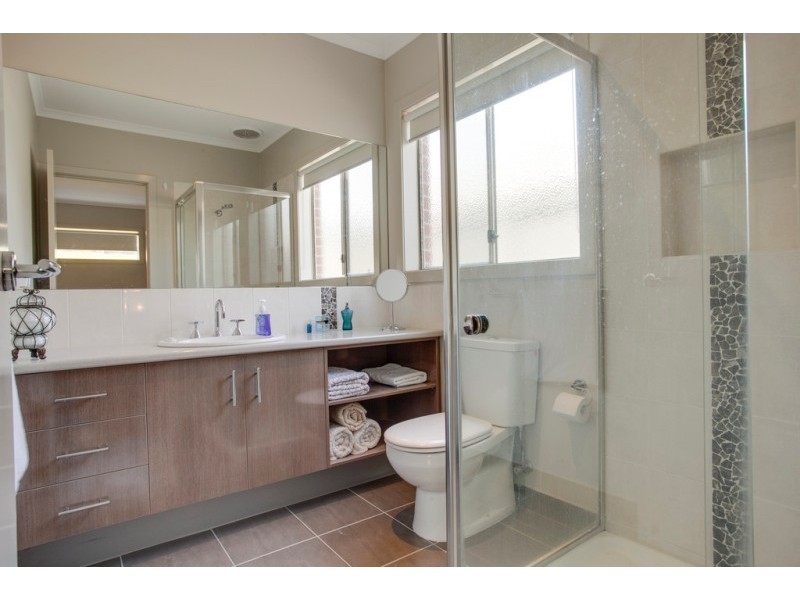 40 Sarton Link, Pakenham VIC 3810