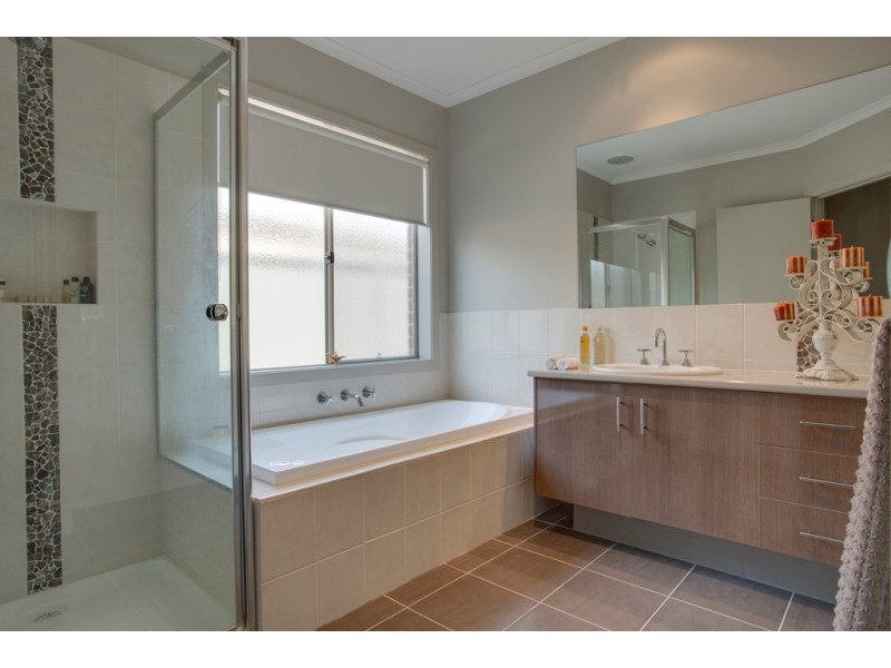 40 Sarton Link, Pakenham VIC 3810