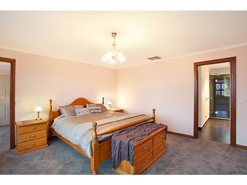 66 Halcyon Way, Narre Warren VIC 3805