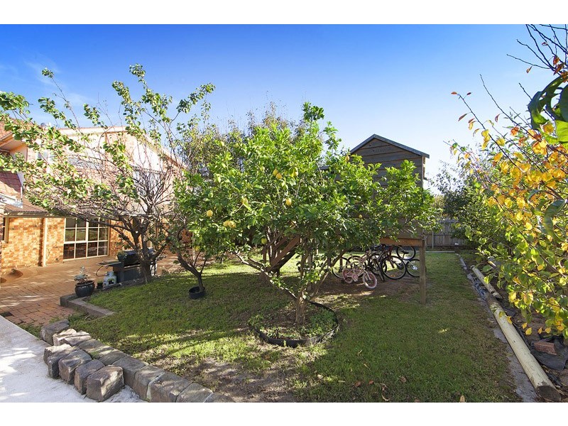 24 Lauriston Drive, Endeavour Hills VIC 3802