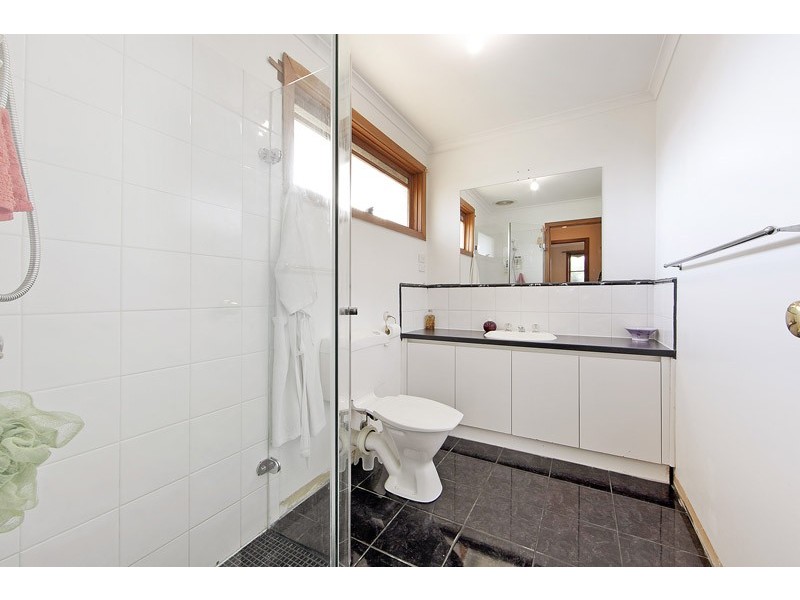 24 Lauriston Drive, Endeavour Hills VIC 3802