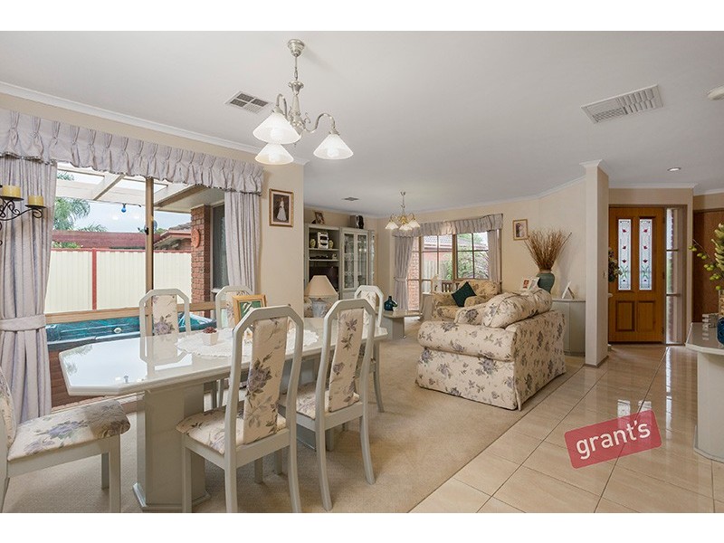 16 Katrina Close, Hallam VIC 3803