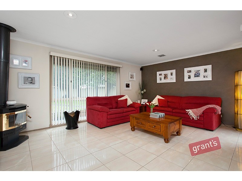 16 Katrina Close, Hallam VIC 3803