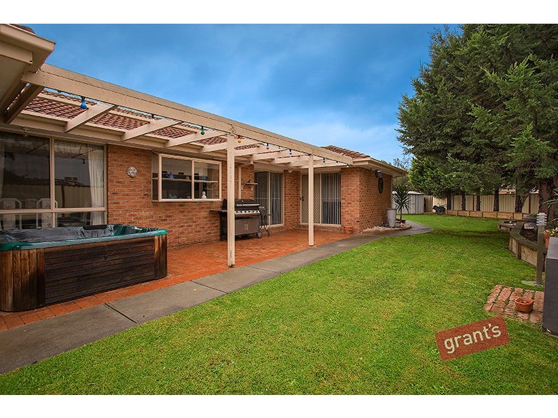 16 Katrina Close, Hallam VIC 3803