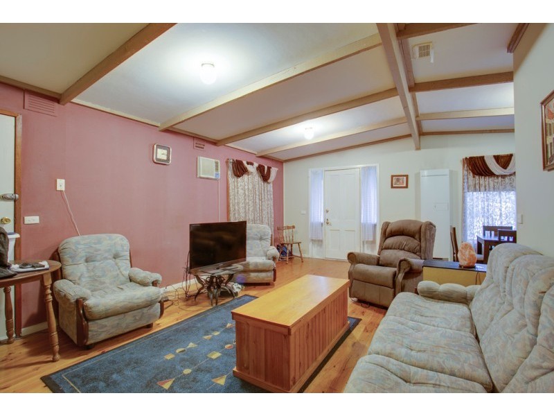 8 Sweeney Drive, Narre Warren VIC 3805