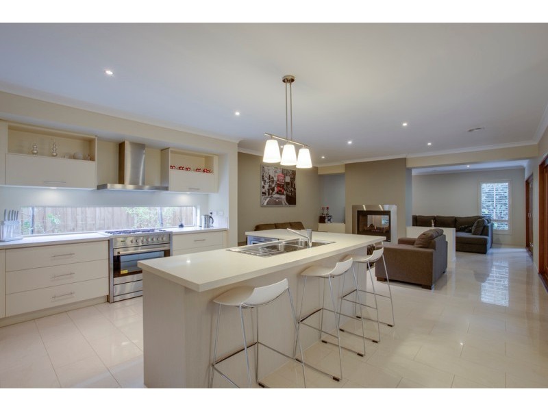 11 Kooyong Drive, Officer VIC 3809