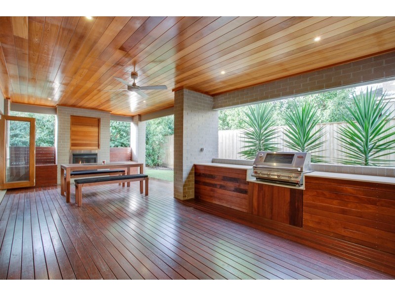 11 Kooyong Drive, Officer VIC 3809