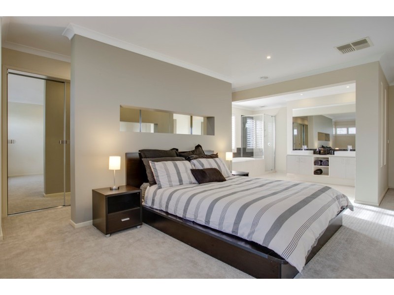 11 Kooyong Drive, Officer VIC 3809