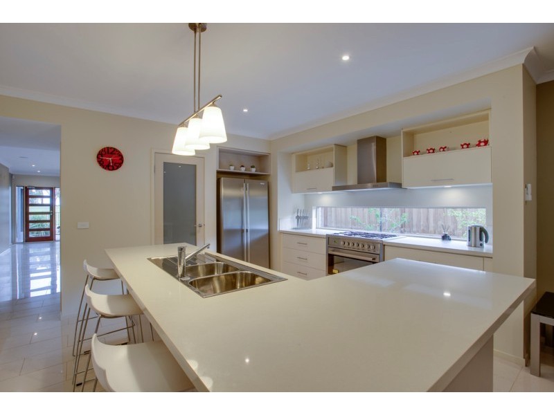 11 Kooyong Drive, Officer VIC 3809