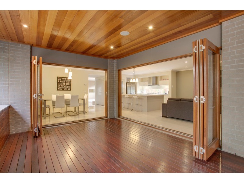 11 Kooyong Drive, Officer VIC 3809