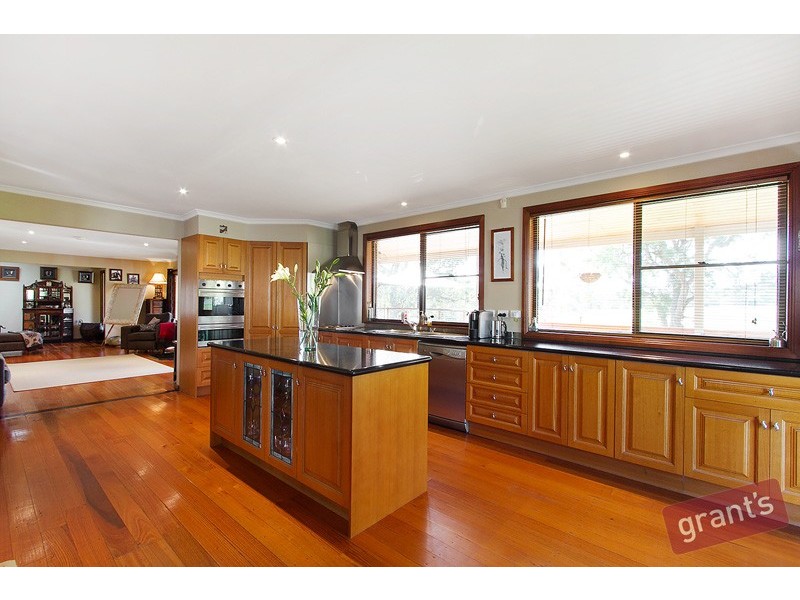 14 Mountain Flat Road, Narre Warren East VIC 3804