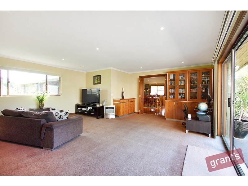 14 Mountain Flat Road, Narre Warren East VIC 3804