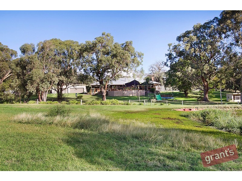 14 Mountain Flat Road, Narre Warren East VIC 3804