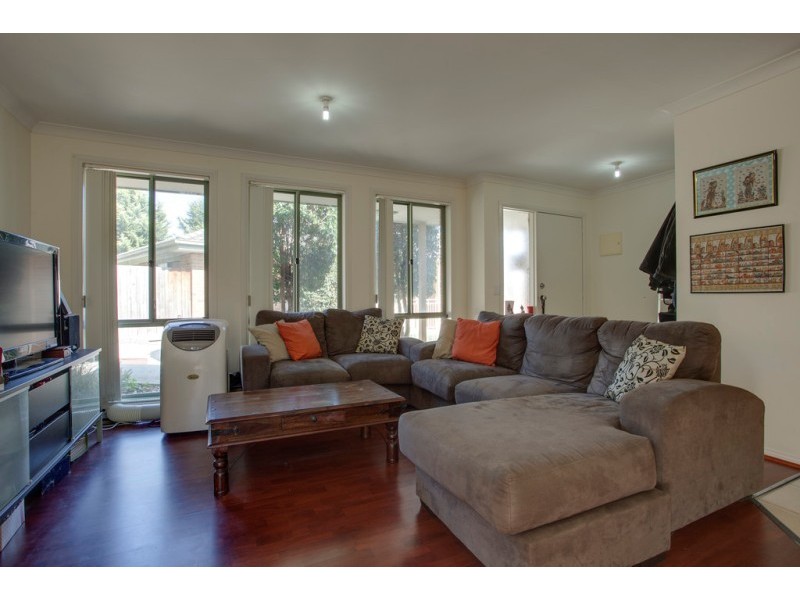 Unit 4/79 Strathaven Drive, Berwick VIC 3806