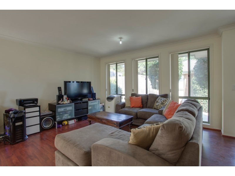 Unit 4/79 Strathaven Drive, Berwick VIC 3806