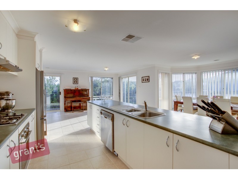 19 Kingston Avenue, Narre Warren South VIC 3805