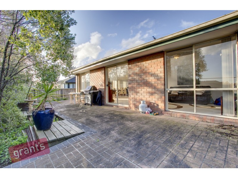 19 Kingston Avenue, Narre Warren South VIC 3805