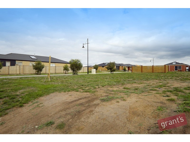 41 Alarah Boulevard, Cranbourne West VIC 3977