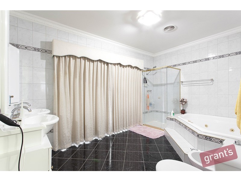 3 Jaguar Close, Narre Warren North VIC 3804