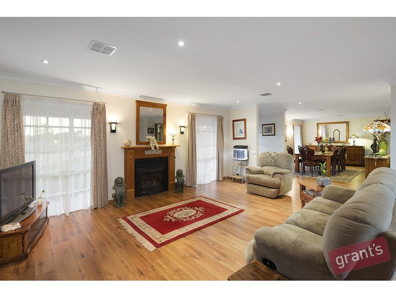 1/14 Croxton Drive, Kurunjang VIC 3337