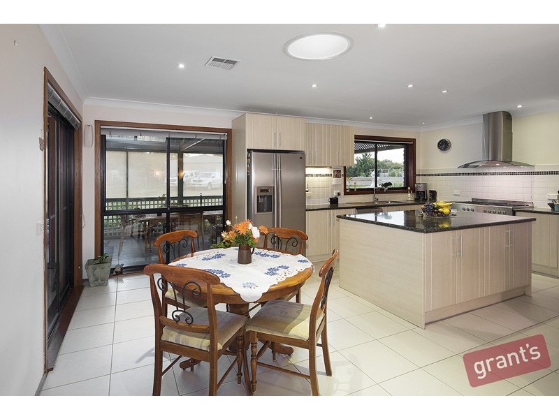 1/14 Croxton Drive, Kurunjang VIC 3337