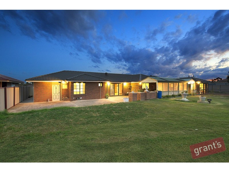 1/14 Croxton Drive, Kurunjang VIC 3337