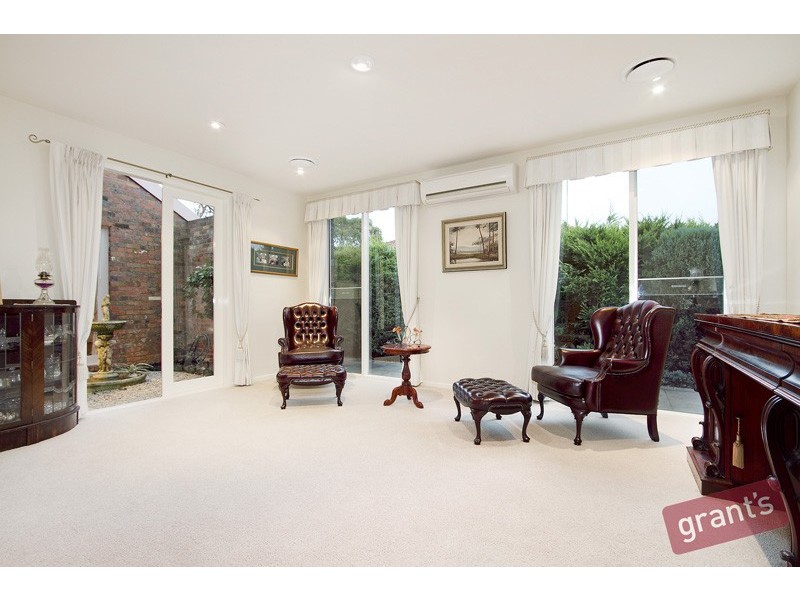 21-23 Fontaine Terrace, Narre Warren North VIC 3804