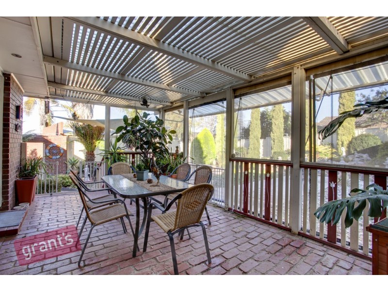 24 Monteith Crescent, Endeavour Hills VIC 3802