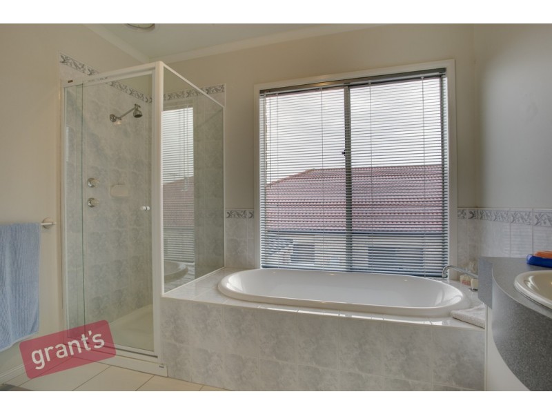 51 Loxley Boulevard, Narre Warren South VIC 3805