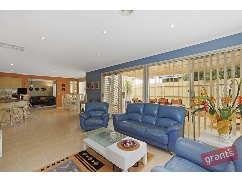 24 Blandford Crescent, Narre Warren South VIC 3805