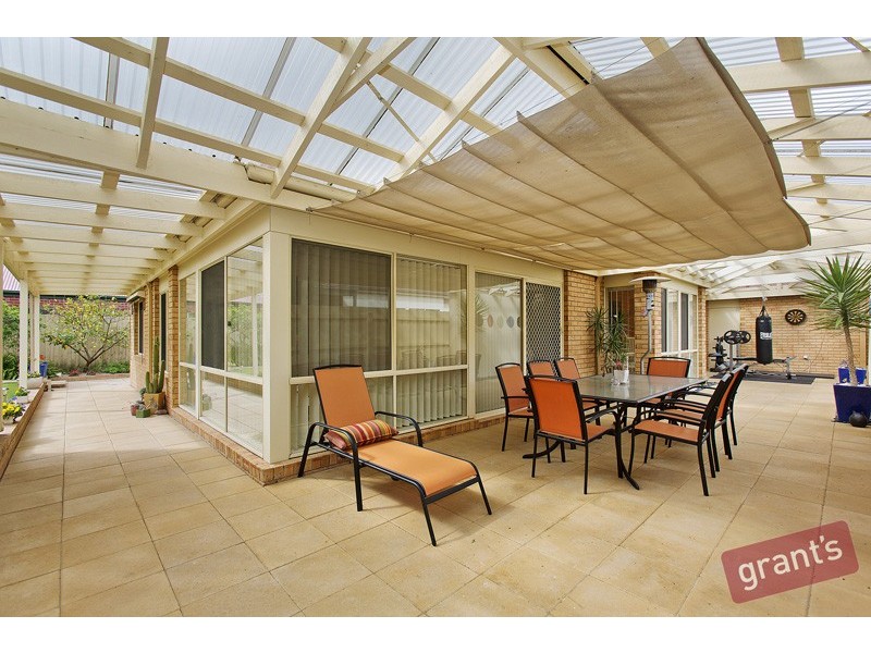 24 Blandford Crescent, Narre Warren South VIC 3805